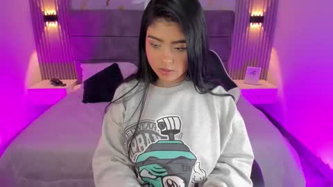 Miah Room  online show from 09/23/25, 06:16