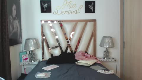 Mia  online show from 01/13/25, 12:19