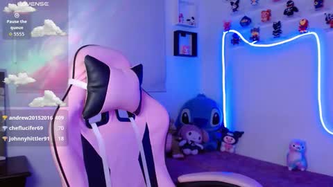 Snapshot of miila_a chatting on 10/01/25, 02:28 Mila online show from 10/01/25, 02:28