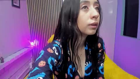 miilu  online show from 09/19/25, 03:19