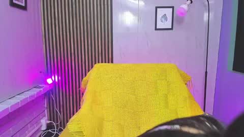 Snapshot of miilu__1 chatting on 11/17/25, 03:34 miilu online show from 11/17/25, 03:34