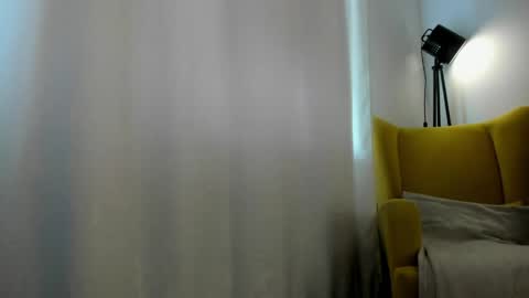 Snapshot of miissblonde chatting on 05/25/26, 02:17 miissblonde online show from 05/25/26, 02:17