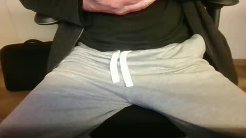 Snapshot of mik116 chatting on 10/15/25, 09:20 mik online show from 10/15/25, 09:20