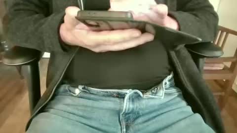 Snapshot of mik116 chatting on 10/20/25, 12:38 mik online show from 10/20/25, 12:38