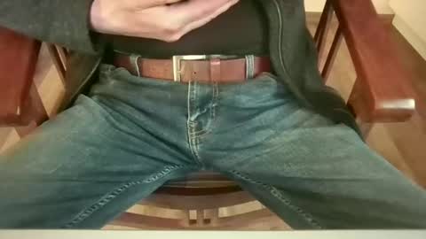 Snapshot of mik116 chatting on 10/24/25, 02:02 mik online show from 10/24/25, 02:02