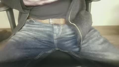 Snapshot of mik116 chatting on 11/15/25, 08:55 mik online show from 11/15/25, 08:55