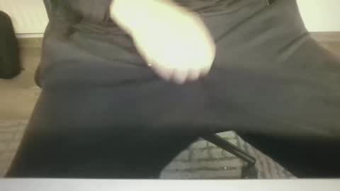 Snapshot of mik116 chatting on 12/04/25, 09:07 mik online show from 12/04/25, 09:07