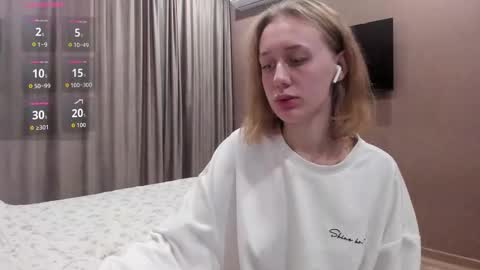 Snapshot of mika_ray chatting on 11/04/25, 10:53 Mika online show from 11/04/25, 10:53