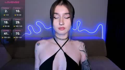 Snapshot of mika_reid chatting on 11/13/25, 12:15 Mika online show from 11/13/25, 12:15