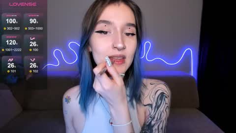 Snapshot of mika_reid chatting on 11/15/25, 12:13 Mika online show from 11/15/25, 12:13