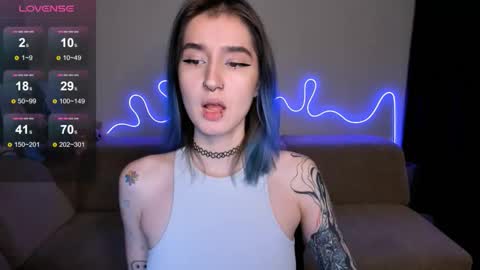 Snapshot of mika_reid chatting on 11/19/25, 08:58 Mika online show from 11/19/25, 08:58