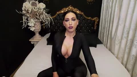 Mikaela online show from 01/06/25, 03:53