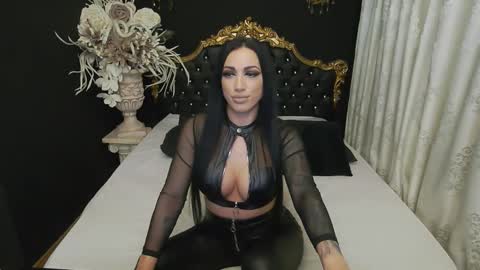 Mikaela online show from 02/07/25, 07:40