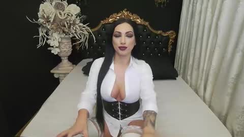 Mikaela online show from 02/12/25, 07:55