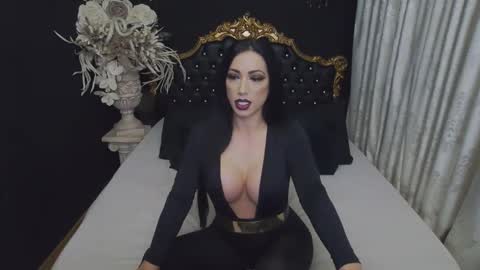 Snapshot of mikaelajensen chatting on 03/01/26, 04:03 Mikaela online show from 03/01/26, 04:03