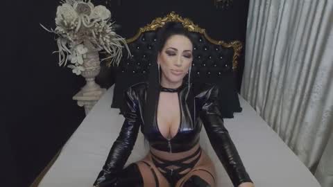 Snapshot of mikaelajensen chatting on 03/06/26, 04:31 Mikaela online show from 03/06/26, 04:31