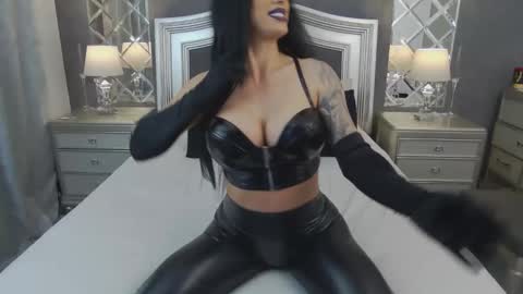 Snapshot of mikaelajensen chatting on 03/28/26, 04:01 Mikaela online show from 03/28/26, 04:01