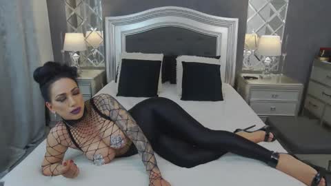 Snapshot of mikaelajensen chatting on 04/18/26, 02:59 Mikaela online show from 04/18/26, 02:59