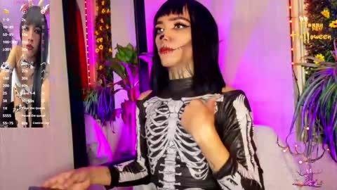 Snapshot of mikaelarangel chatting on 10/14/25, 02:12 mikaelarangel online show from 10/14/25, 02:12