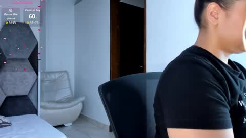 Mikaela blondie bigass online show from 05/14/26, 07:20
