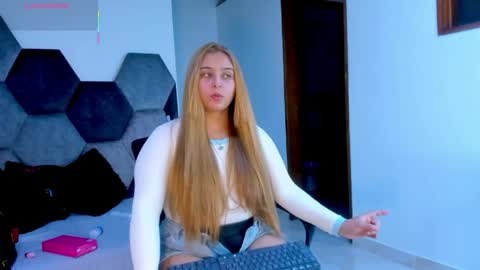 Mikaela blondie bigass online show from 05/21/26, 07:54