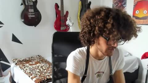 mikaelrizzzo online show from 10/04/25, 03:43