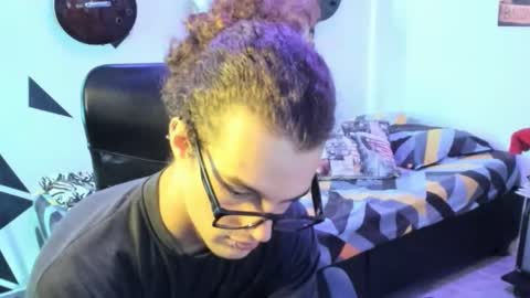 mikaelrizzzo online show from 10/20/25, 09:15