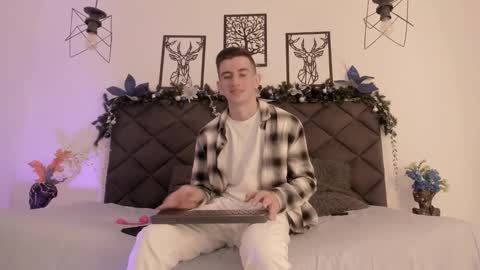 mikael online show from 01/11/25, 06:35