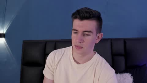 mikael online show from 09/26/25, 04:16