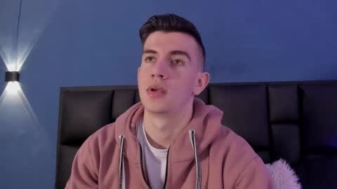 mikael online show from 10/01/25, 03:56