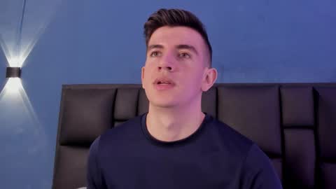 mikael online show from 11/08/25, 05:07