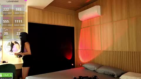 Snapshot of mikakimura chatting on 10/25/25, 03:40 Miko now i live in Vietnam online show from 10/25/25, 03:40