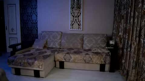 Snapshot of mike0xx chatting on 12/03/25, 04:42 mike0xx online show from 12/03/25, 04:42