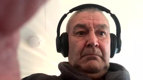 Snapshot of mike26051 chatting on 10/27/25, 02:54 mike26051 online show from 10/27/25, 02:54