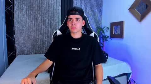 Mike 0233 online show from 09/17/25, 04:47