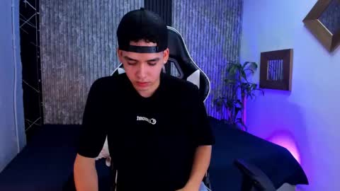 Mike 0233 online show from 09/18/25, 05:20