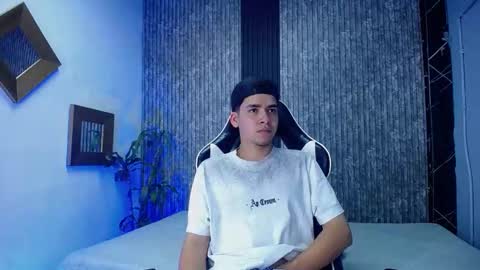 Mike 0233 online show from 10/16/25, 04:46