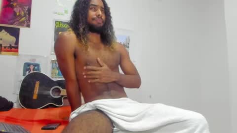 Snapshot of mike__thomson_ chatting on 01/22/25, 10:05 mike__thomson_ online show from 01/22/25, 10:05