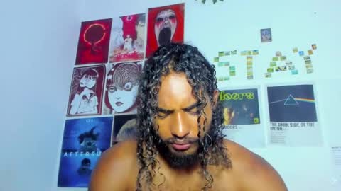 Snapshot of mike__thomson_ chatting on 02/16/25, 05:59 mike__thomson_ online show from 02/16/25, 05:59
