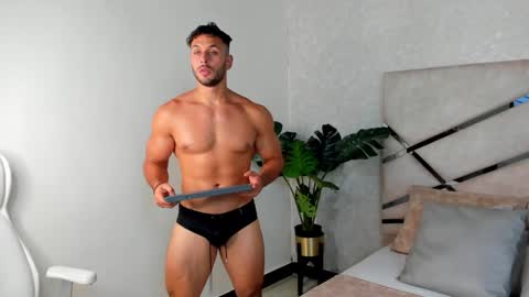 Snapshot of mike_belle chatting on 12/03/24, 12:57 Mike Belle online show from 12/03/24, 12:57