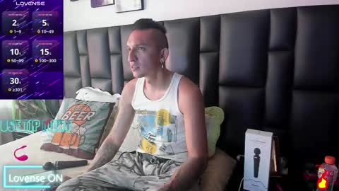 Snapshot of mike_bennet chatting on 03/15/26, 10:16 Mike Bennet Make me Cum Please online show from 03/15/26, 10:16