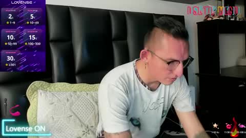 Snapshot of mike_bennet chatting on 03/23/26, 10:03 Mike Bennet Make me Cum Please online show from 03/23/26, 10:03