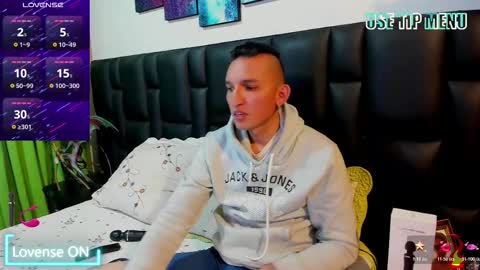 Snapshot of mike_bennet chatting on 03/30/26, 12:33 Mike Bennet Make me Cum Please online show from 03/30/26, 12:33