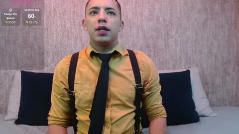 Snapshot of mike_fetiche chatting on 10/31/25, 04:02 mike_fetiche online show from 10/31/25, 04:02