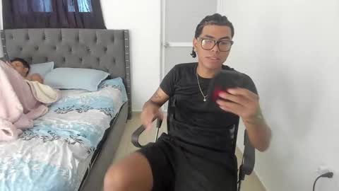 Snapshot of mike_master9 chatting on 10/18/25, 05:25 mike_master9 online show from 10/18/25, 05:25