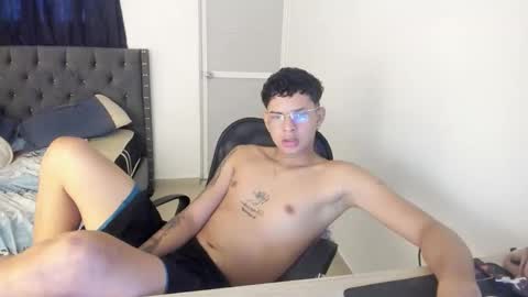 Snapshot of mike_master9 chatting on 10/21/25, 11:22 mike_master9 online show from 10/21/25, 11:22