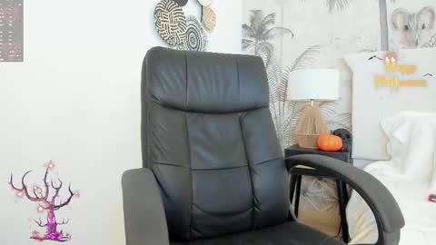 Snapshot of mike_montoya chatting on 10/25/25, 05:37 Mike Montoya online show from 10/25/25, 05:37