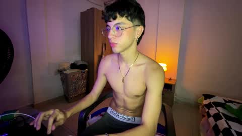 Mike Pineapple online show from 10/13/25, 04:34