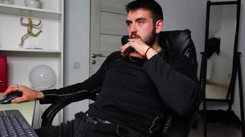 Snapshot of mike_platano chatting on 09/24/25, 09:07 MIKE PLATANO online show from 09/24/25, 09:07