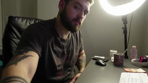 Snapshot of mike_platano chatting on 11/11/25, 08:09 MIKE PLATANO online show from 11/11/25, 08:09